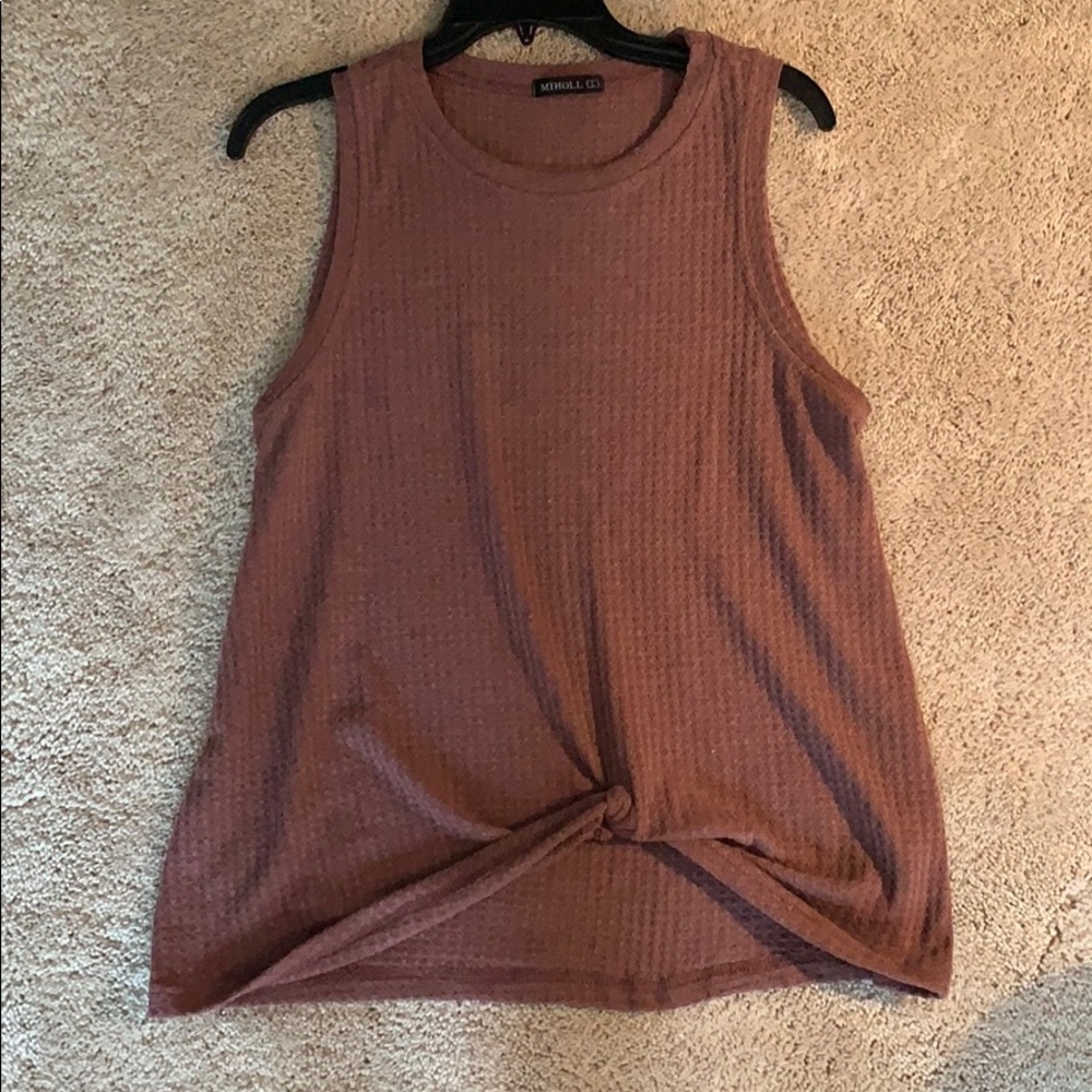 Knot Front Tank